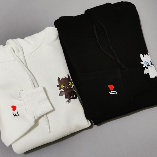 Siyah Ejder & Beyaz Ejder Kapşonlu Sweatshirt Siyah Ejder & Beyaz Ejder Kapşonlu Sweatshirt