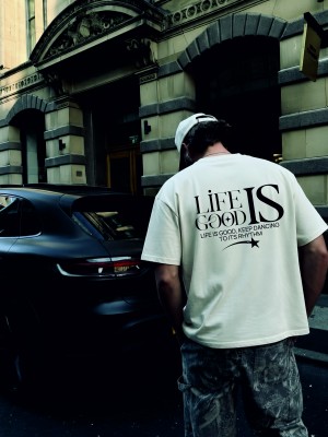 Life is good  Oversized Tshirt